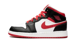 Air Jordan 1 Mid Very Berry