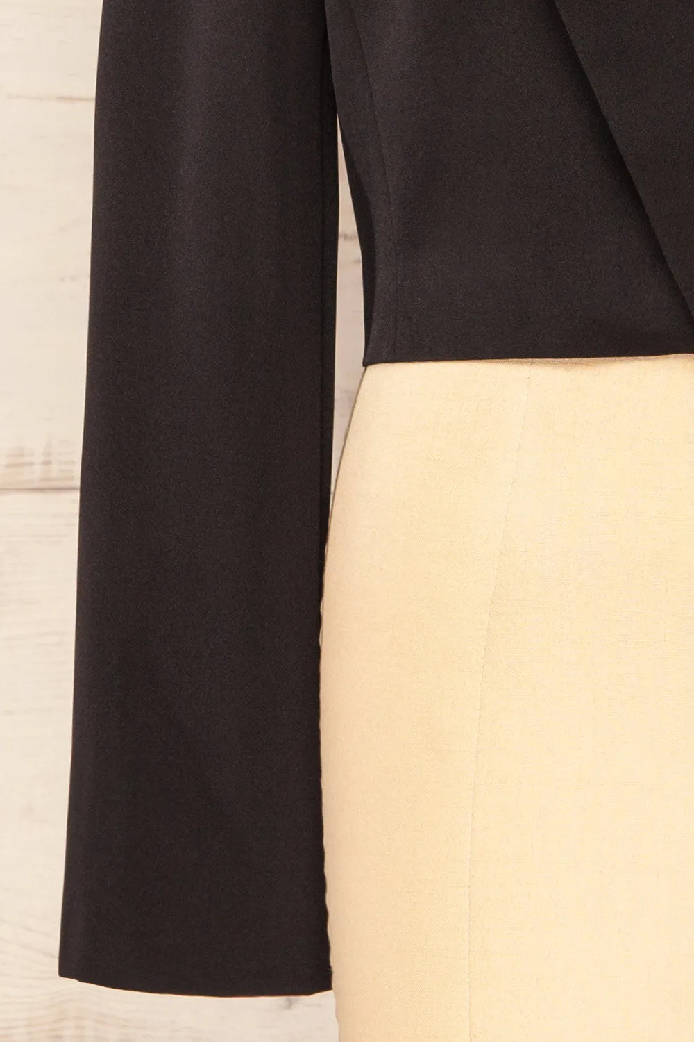 Alcorcon Black | Cropped Blazer w/ Notched Lapels