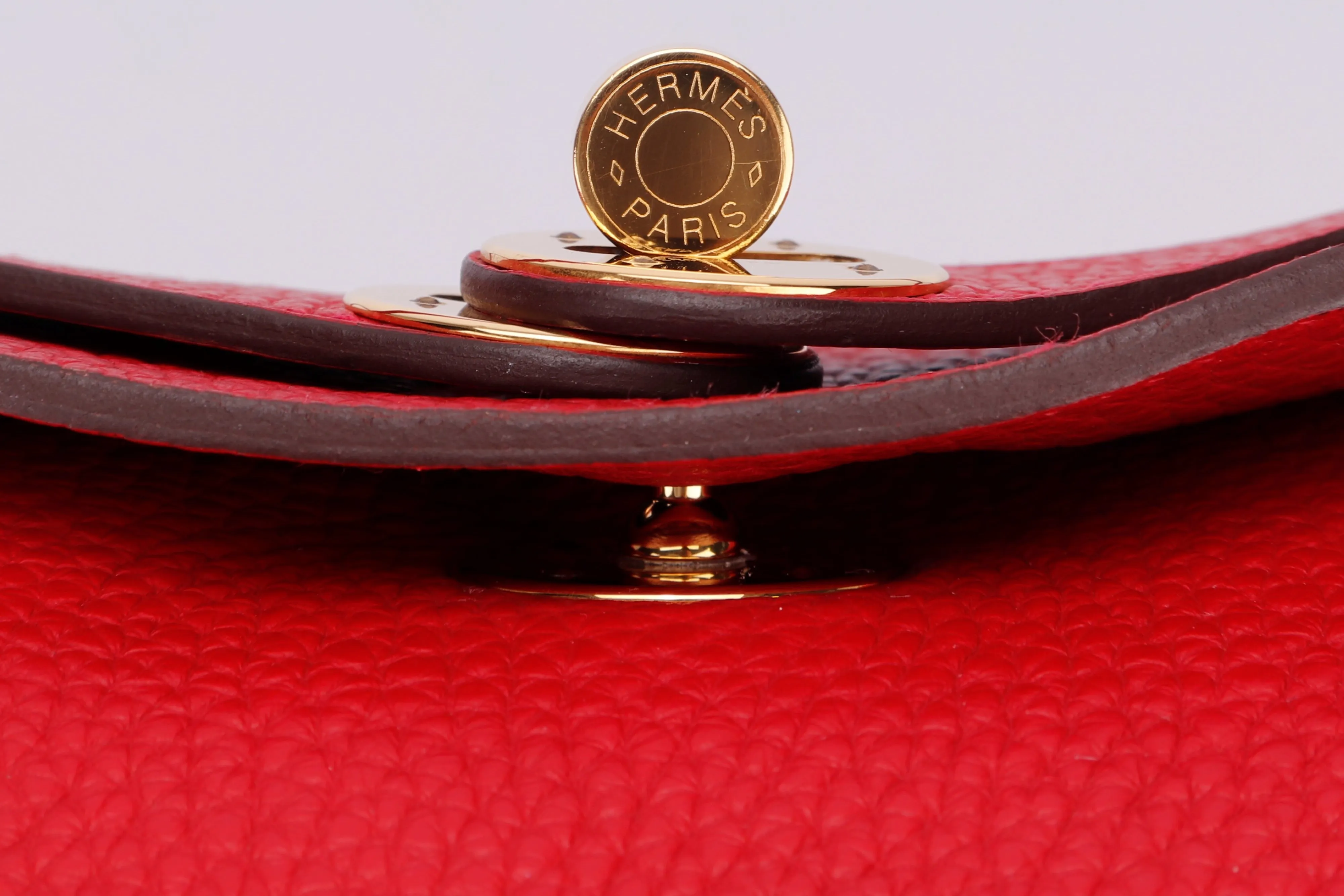 Hermes Lindy 26 (Stamp A 2017) Rouge Casaque Clemence Leather, Gold Hardware, no Dust Cover