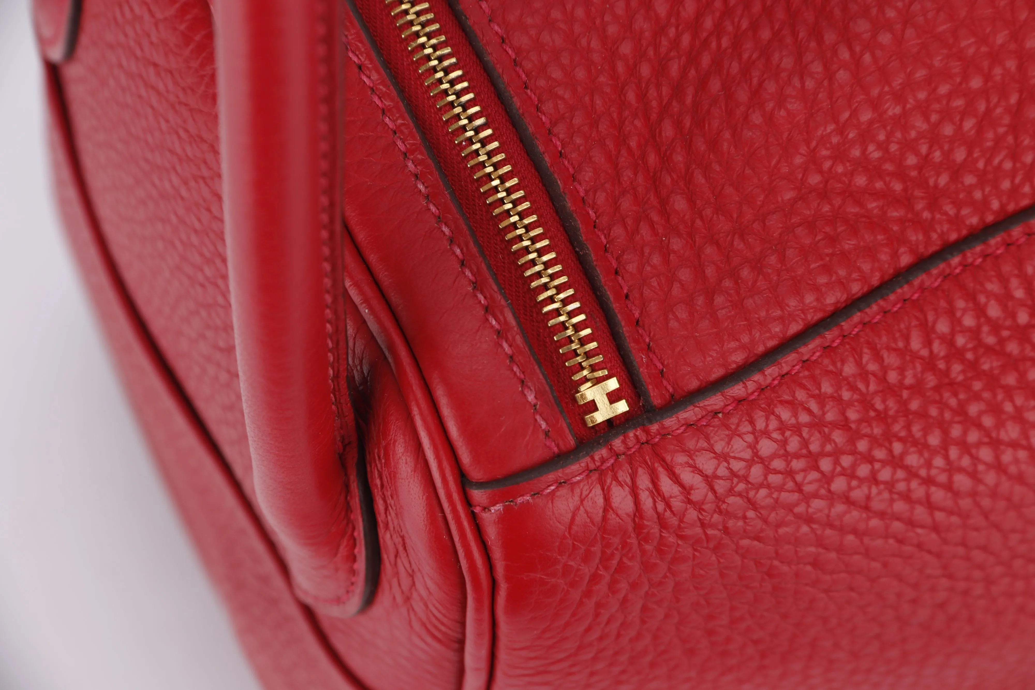 Hermes Lindy 26 (Stamp A 2017) Rouge Casaque Clemence Leather, Gold Hardware, no Dust Cover