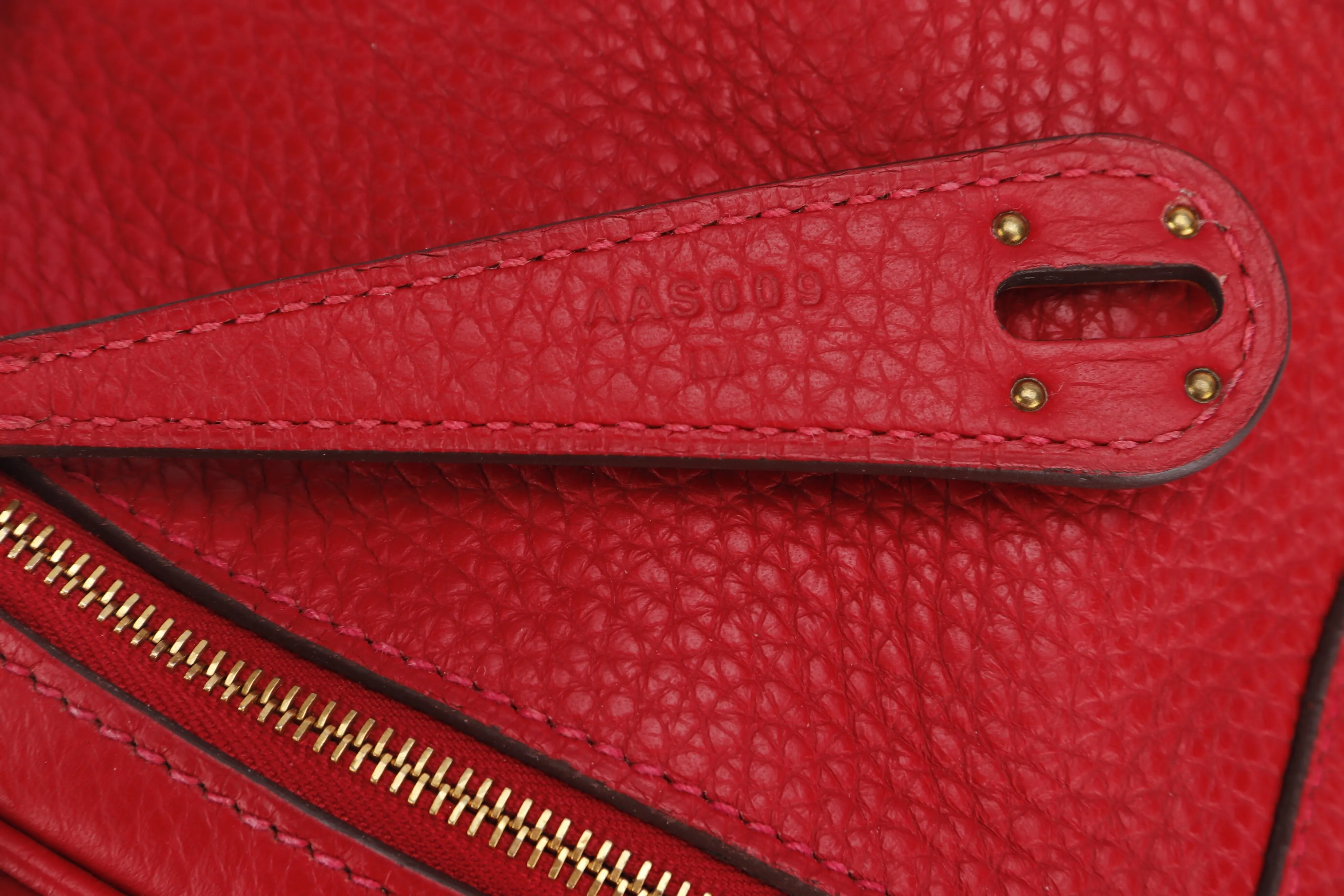 Hermes Lindy 26 (Stamp A 2017) Rouge Casaque Clemence Leather, Gold Hardware, no Dust Cover