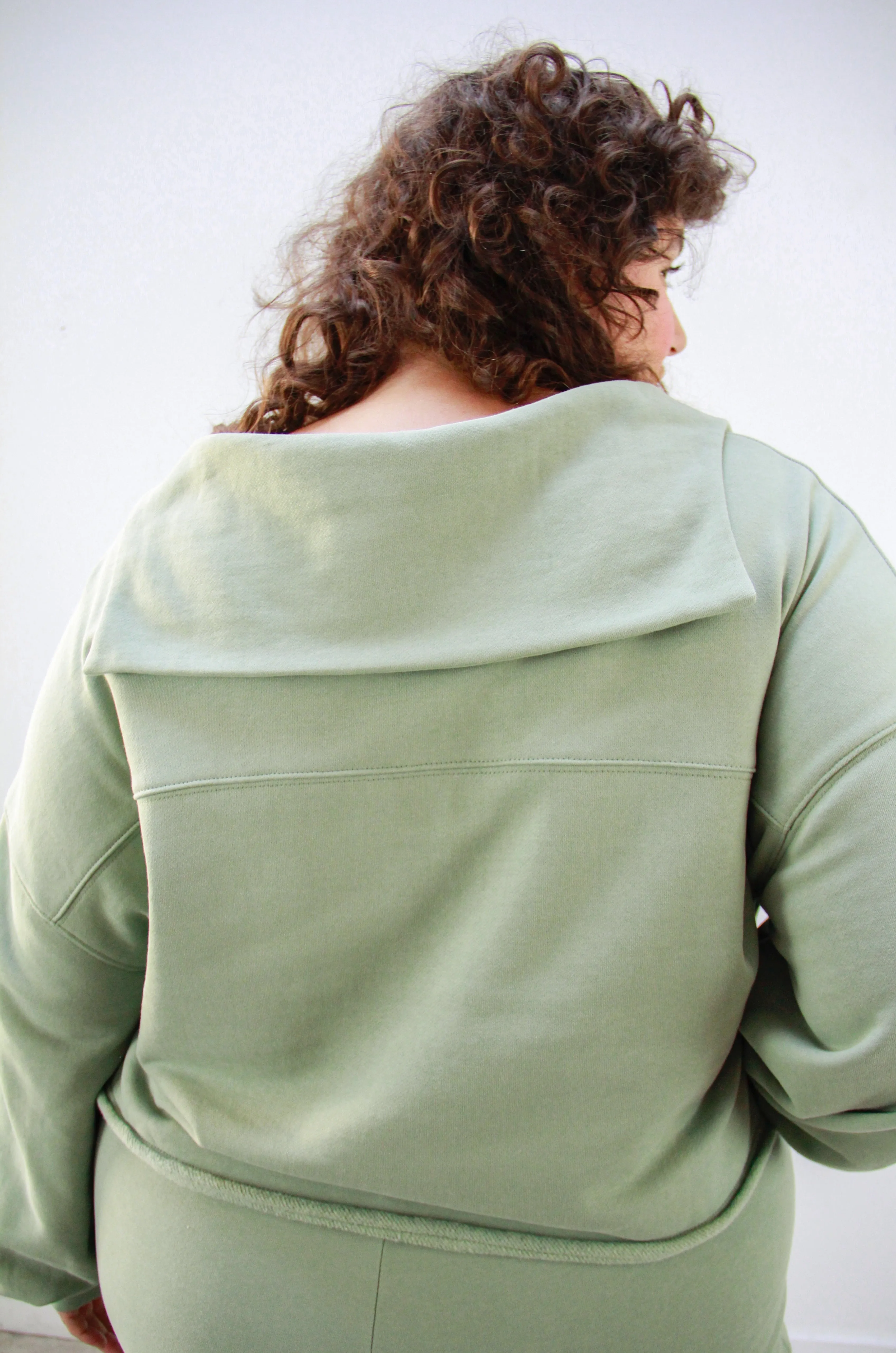 PATCH POCKET FLARE ~ AVOCADO