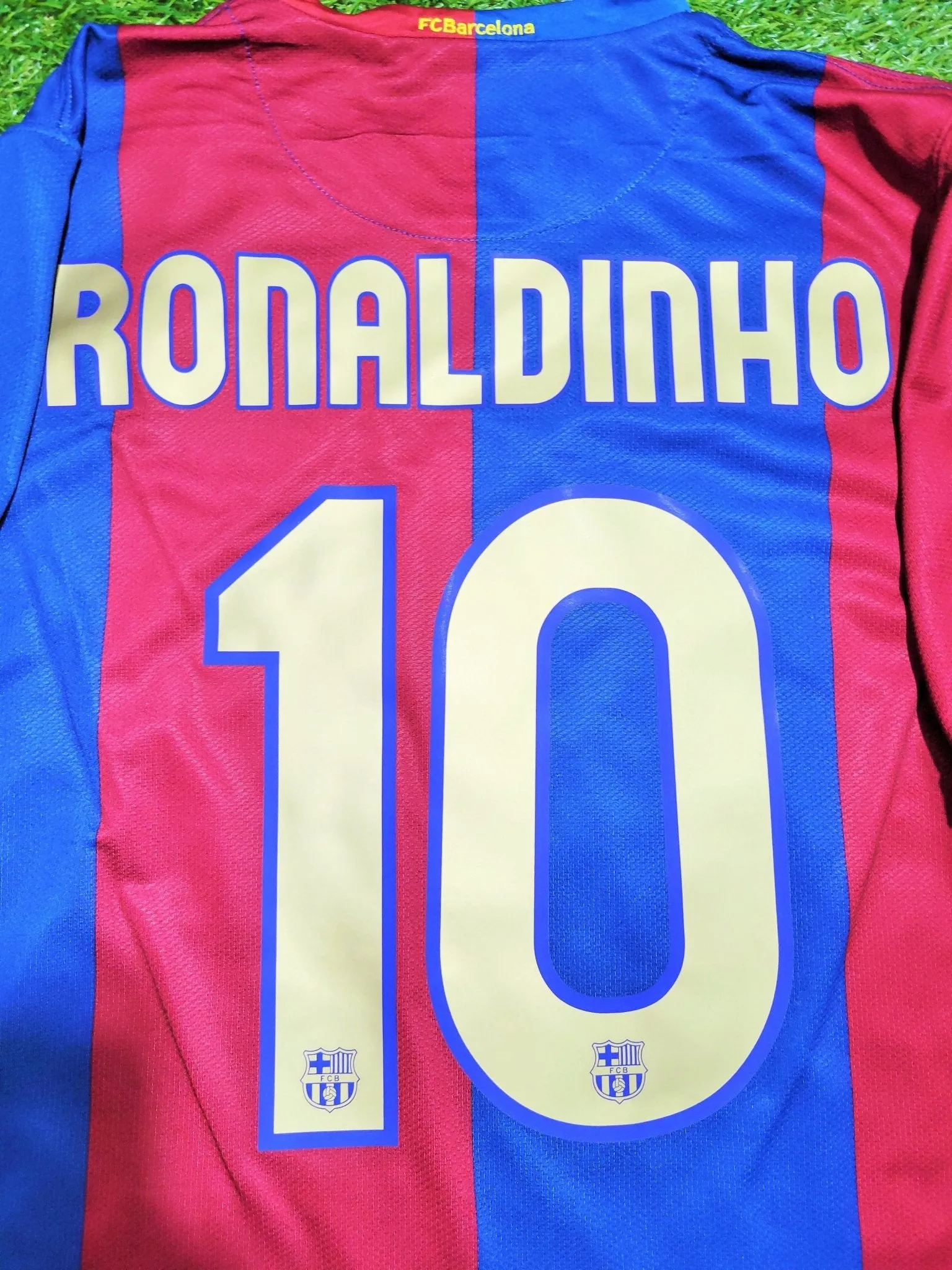 Ronaldinho Barcelona 2006 2007 Home Soccer Jersey Shirt M SKU# F6AOM 146980