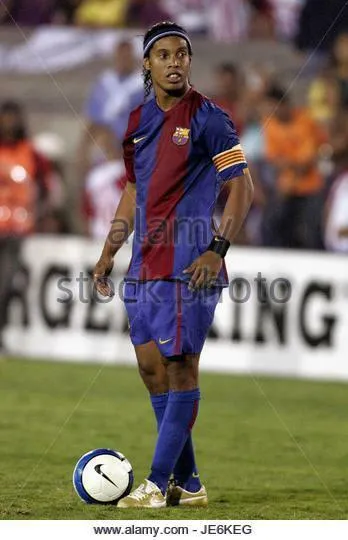 Ronaldinho Barcelona 2006 2007 Home Soccer Jersey Shirt M SKU# F6AOM 146980